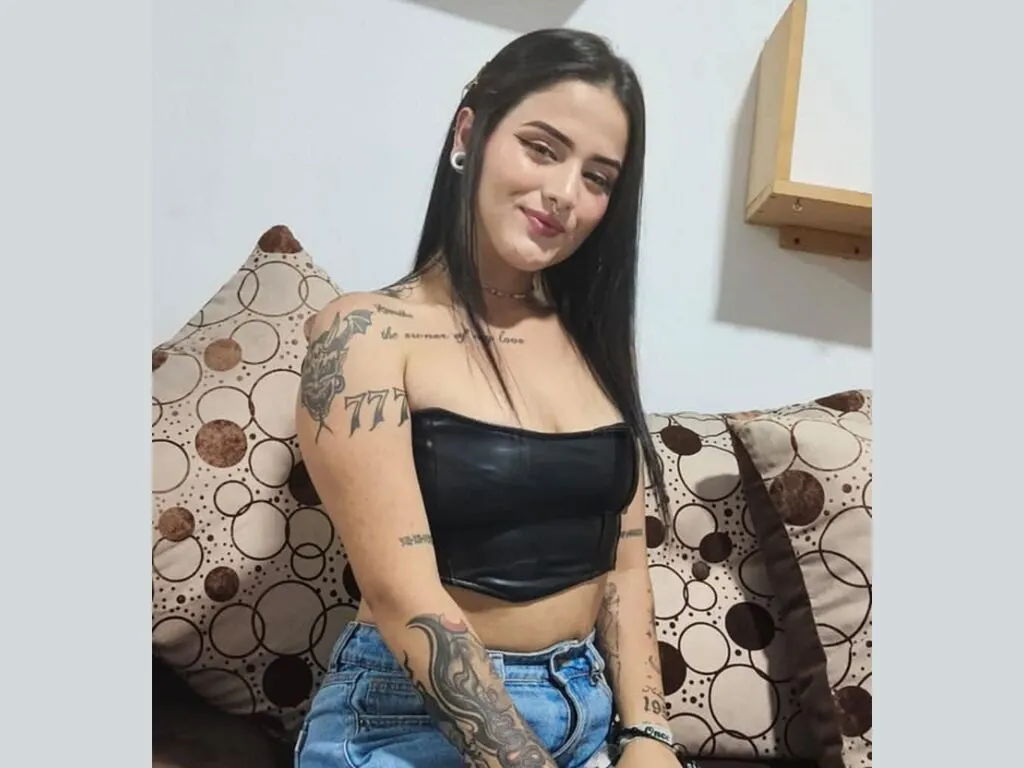 LiveJasmin ThamaraEvanss is Freechat ThamaraEvanss — I love enjoying the simple things in life: an ice cream while watching a good movie, the aroma of freshly brewed coffee in the morning, the sunsets that paint the sky with soft colors and long conversations that flow effortlessly, where laughter and...