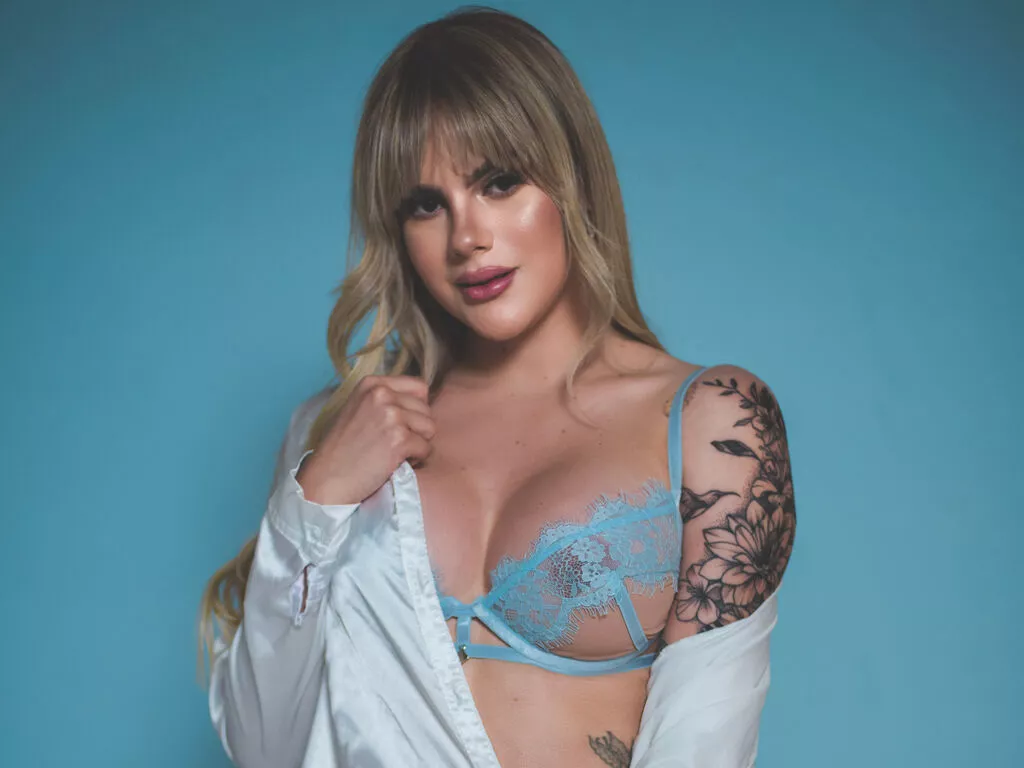 TinaMercier — I adore sweet, respectful, generous men... the kind who know how to treat a woman like a princess and know how to guide a fantasy. A gentleman who makes me smile, pampers me, and makes me feel special is the one who truly captures my attention and...