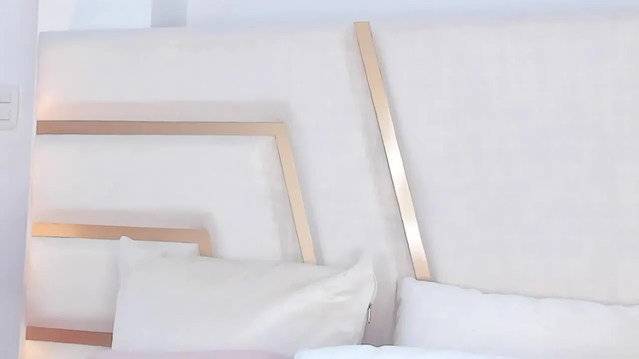 Freechat AdelleRoss on Streamray