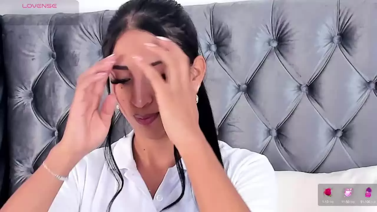 Freechat AdelleRoss on Streamray