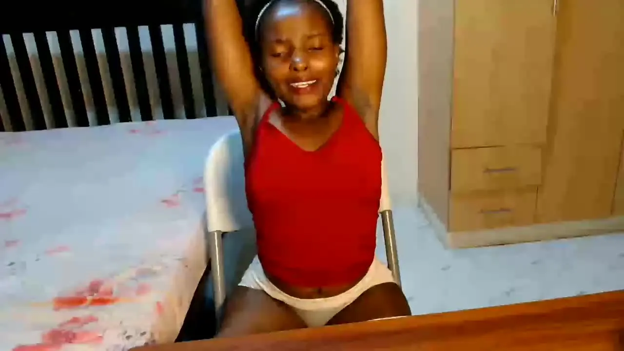 Offline AfryMaya on Streamray