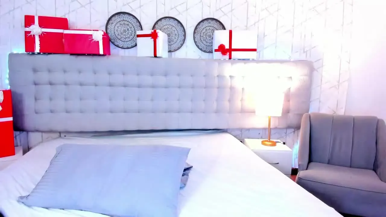 Offline AlexiiaBrown on Streamray