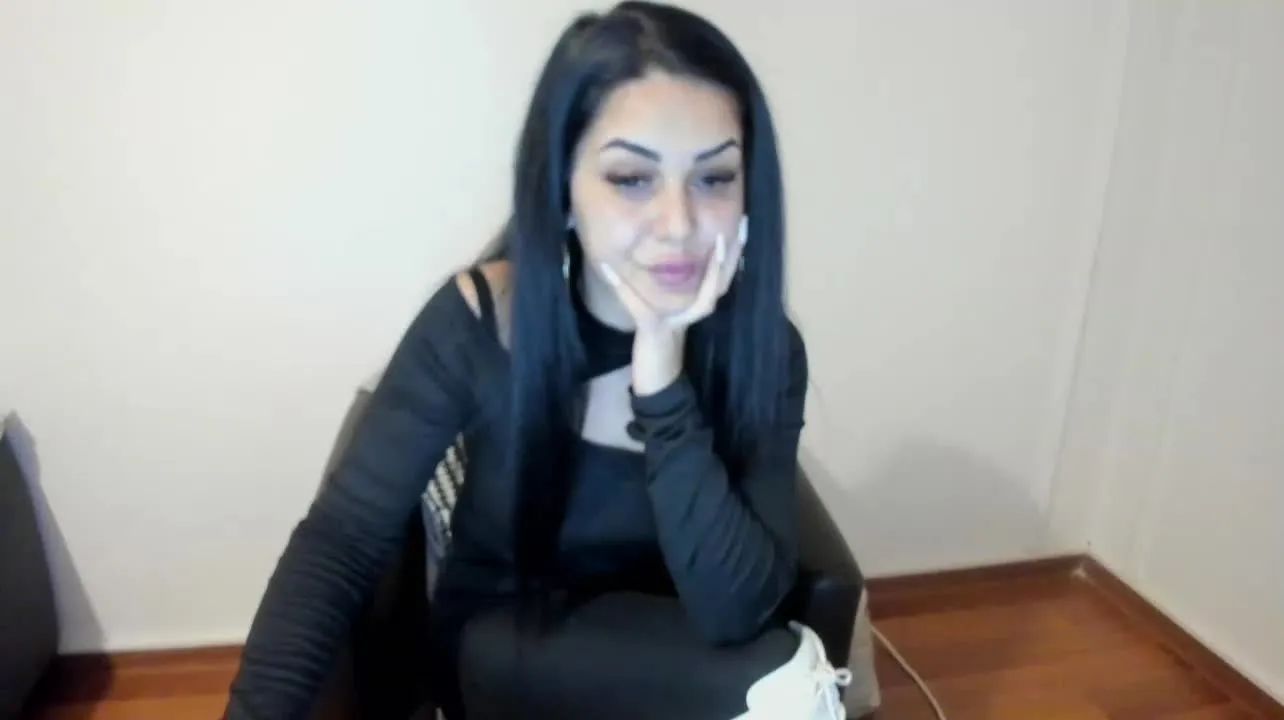 Offline Aliciaraynee on Streamray