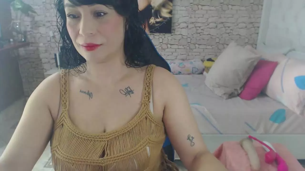 Offline AlissonTyler4u on Streamray