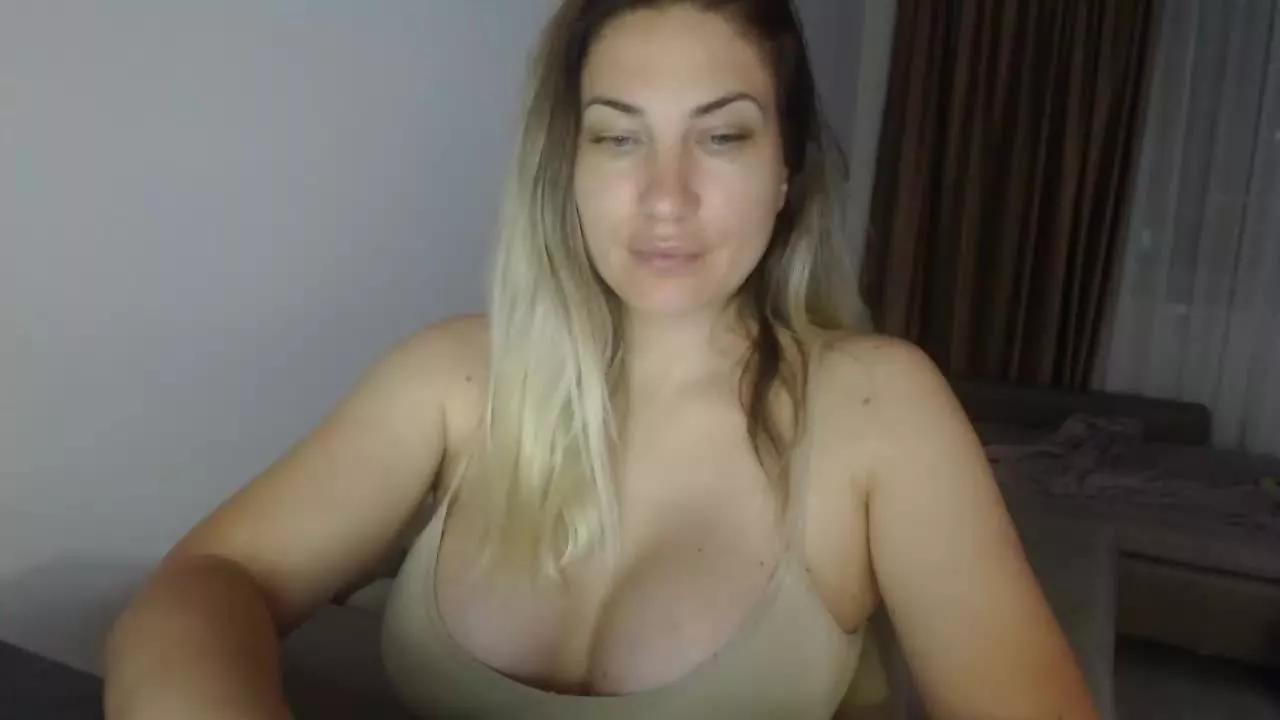 Allysahot0 from Streamray