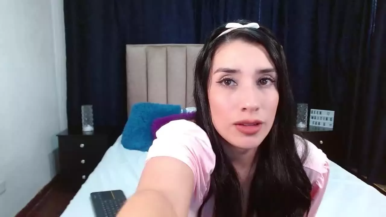 Offline AmyMonttiel on Streamray