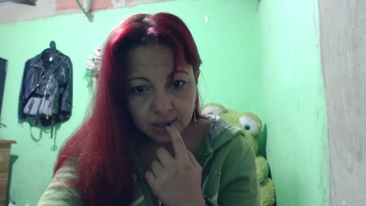 Offline AnieHorny on Streamray