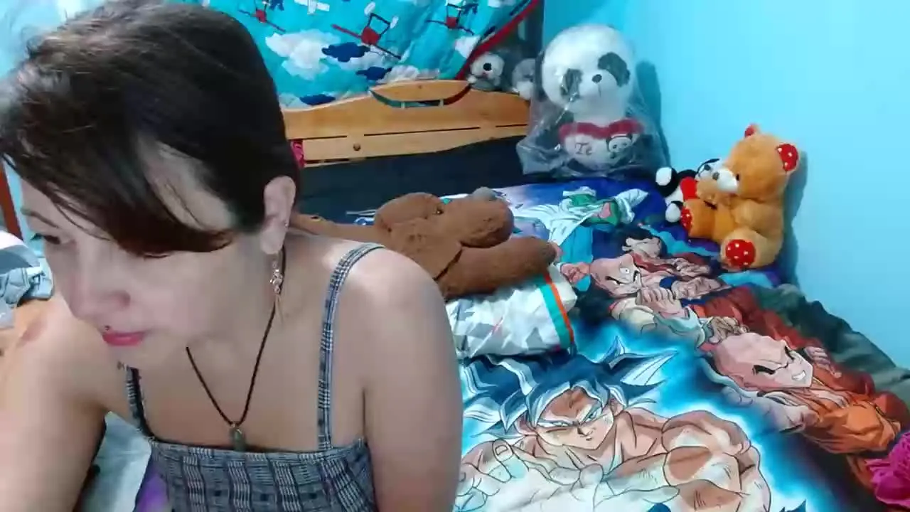 Offline AnieHorny on Streamray