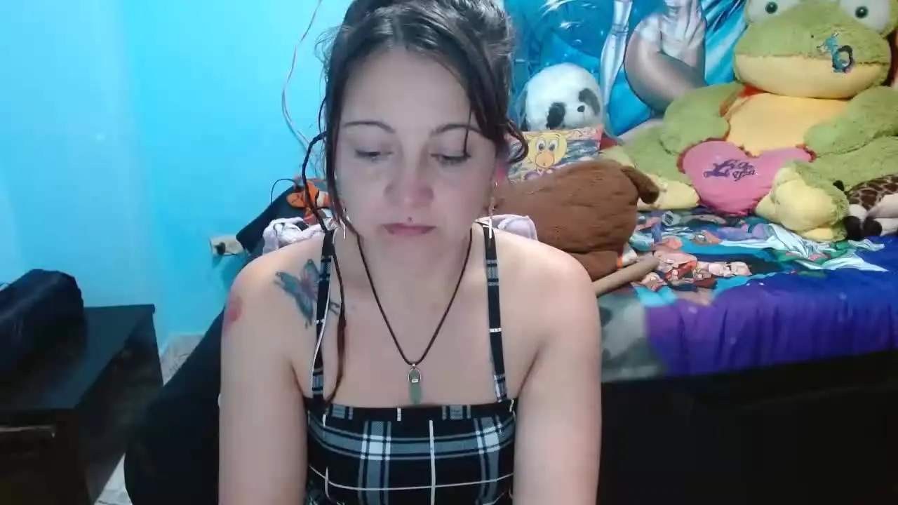 Offline AnieHorny on Streamray