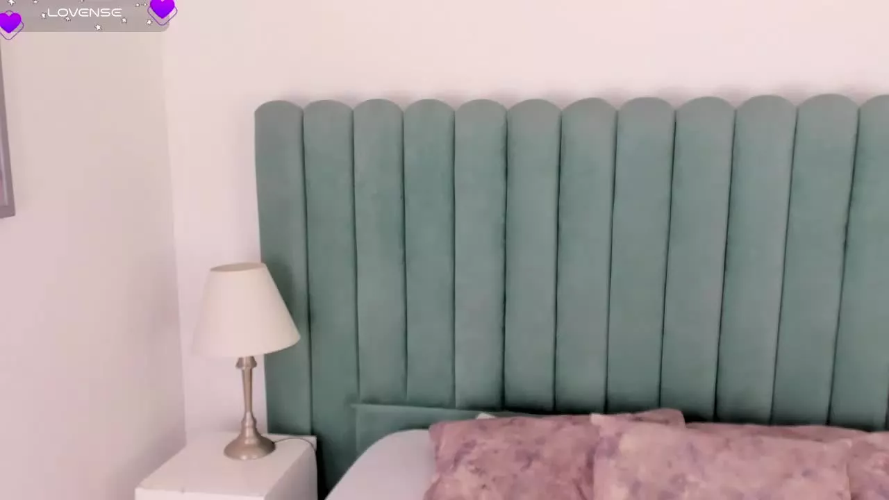 Anny_Cherry on Streamray 