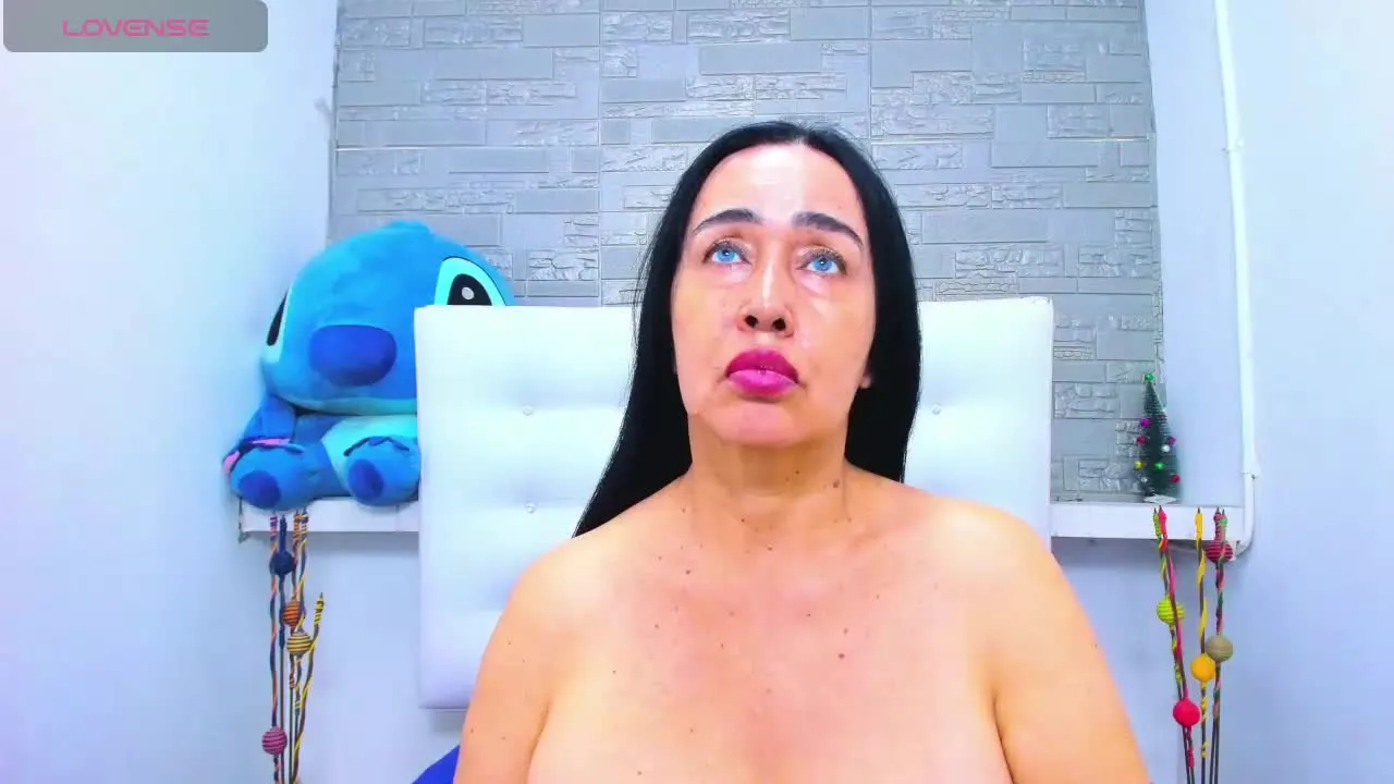 Offline AshleyCutee4 on Streamray