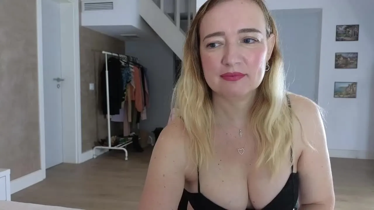 Offline Blue_Angel_Sweet on Streamray