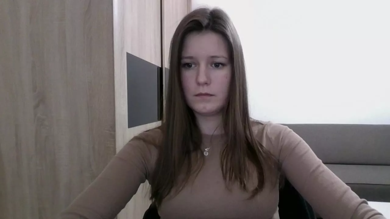 Offline CarmenShow on Streamray