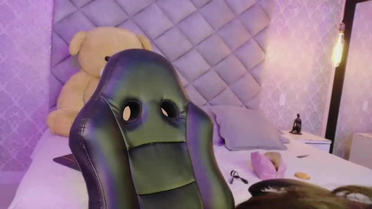 Caro_Adams on Streamray