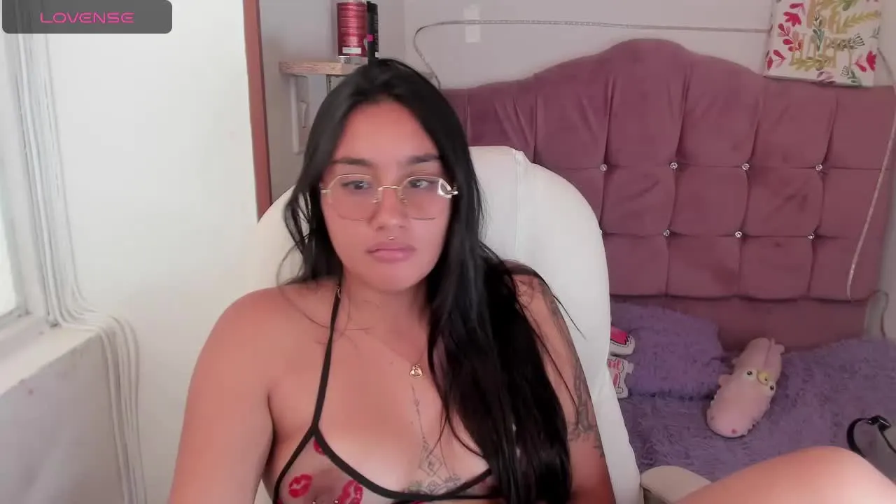 Offline caroline_love on Streamray