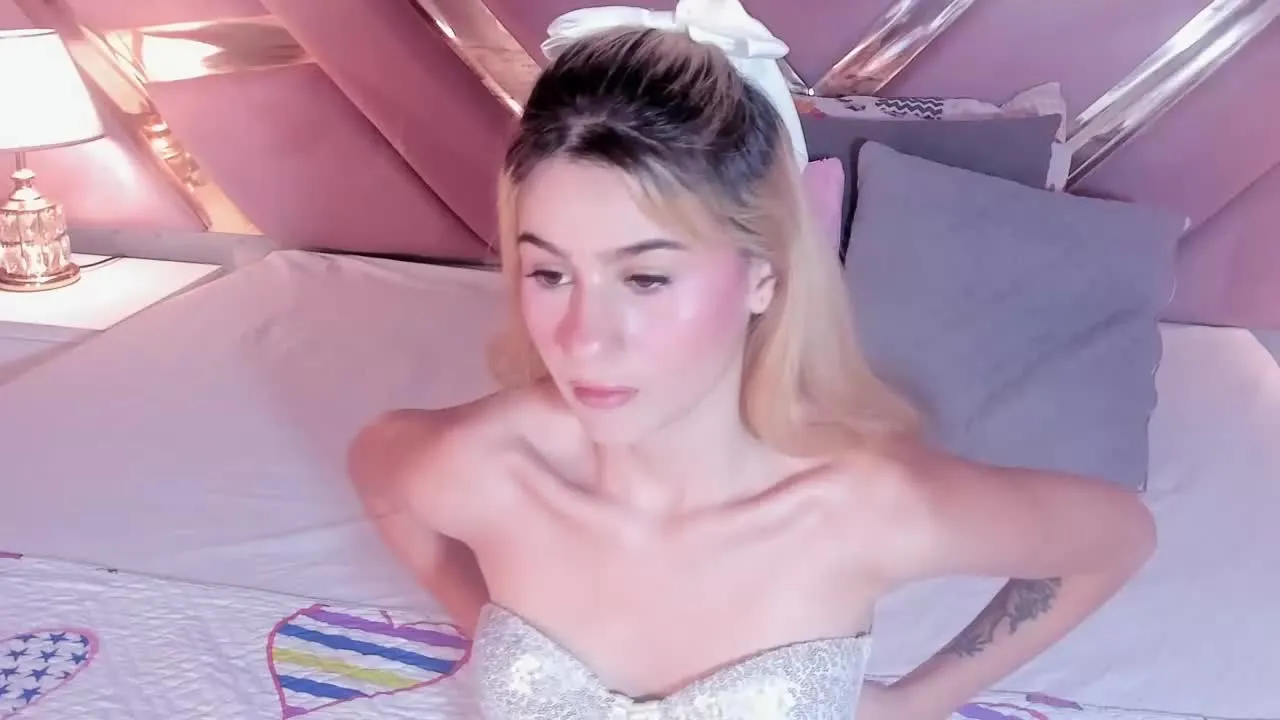 Freechat ChloeLaurentt on Streamray