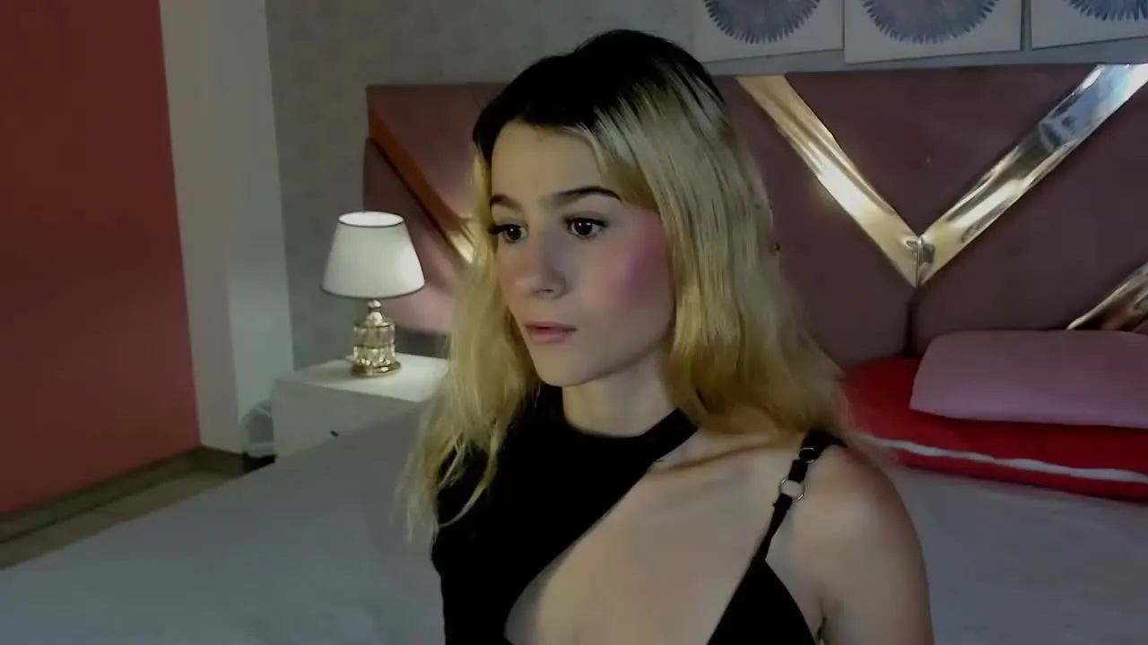 Freechat ChloeLaurentt on Streamray