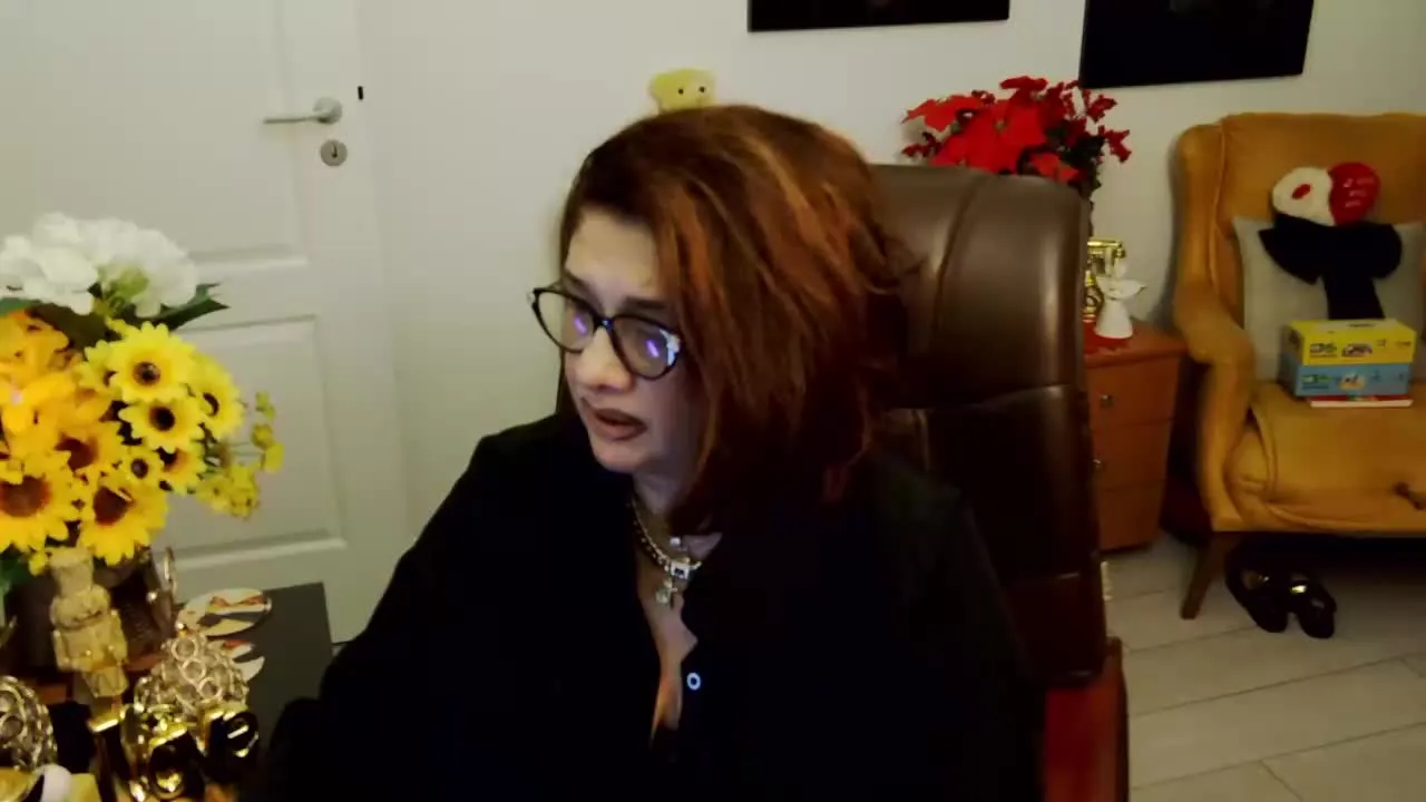 Offline ClassybutNaughty on Streamray