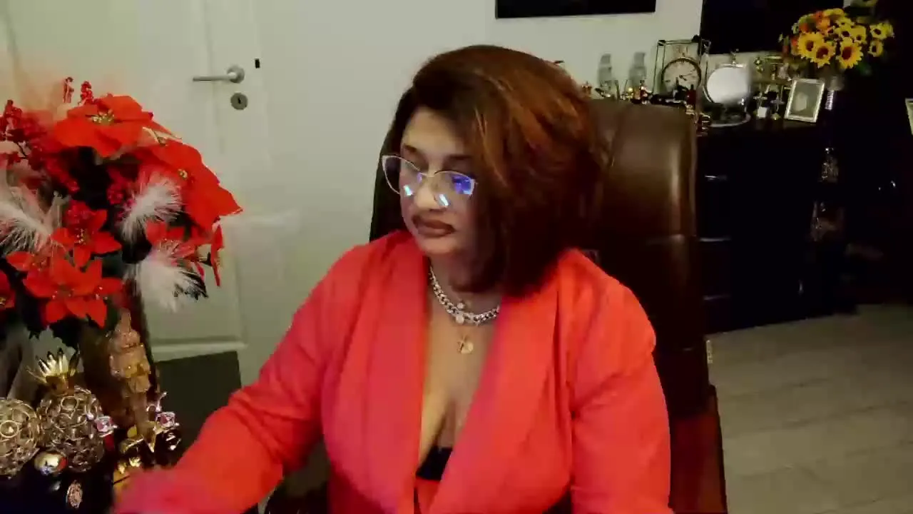 Offline ClassybutNaughty on Streamray