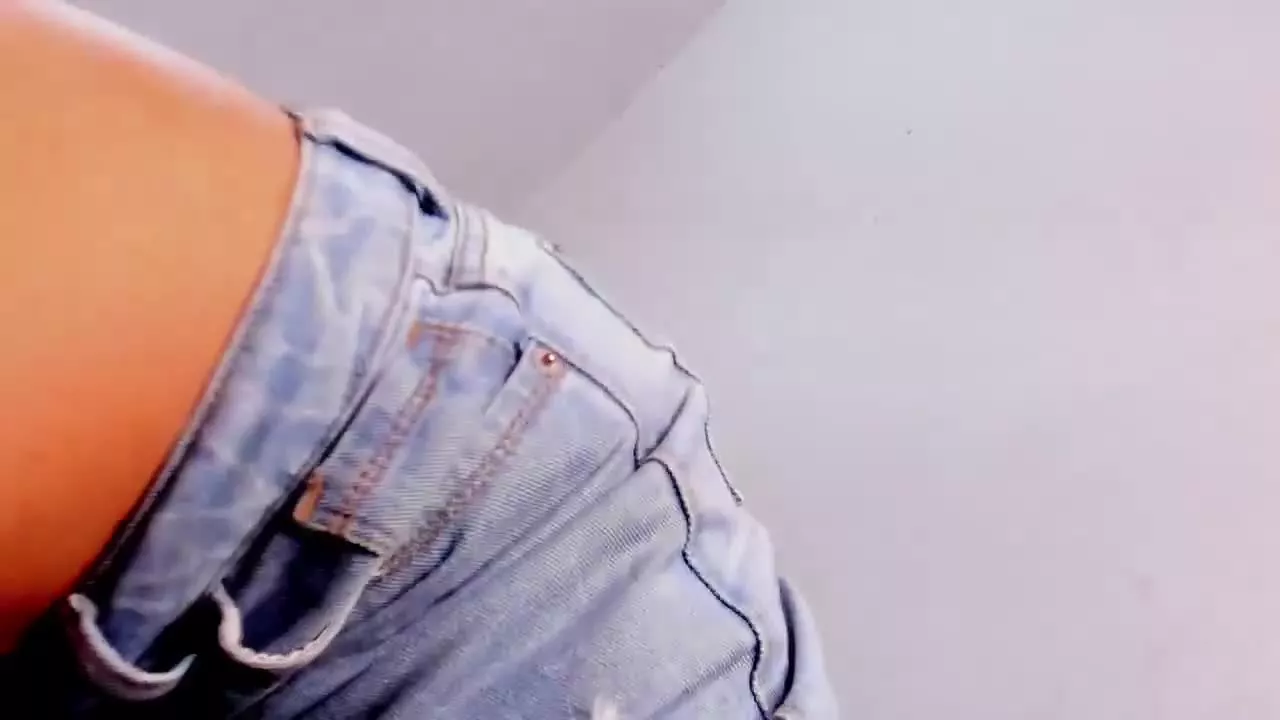 Offline ElyassdickTsTS on Streamray