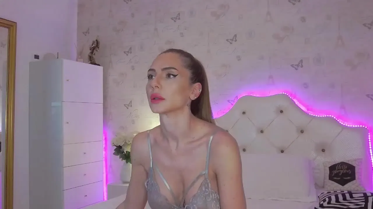 Freechat EtherealBlonde on Streamray