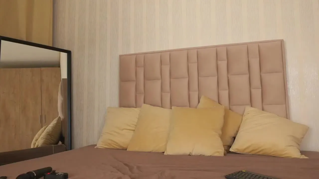 Offline GabyRios on Streamray