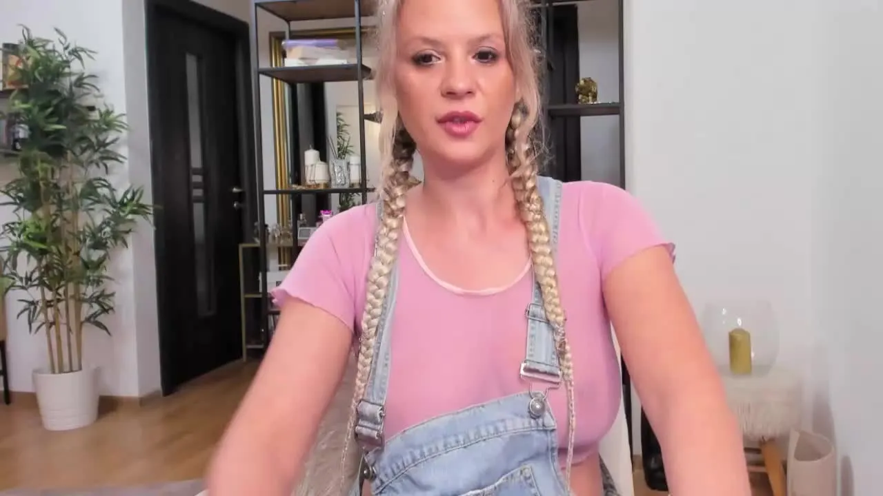 GoddessEly on Streamray 