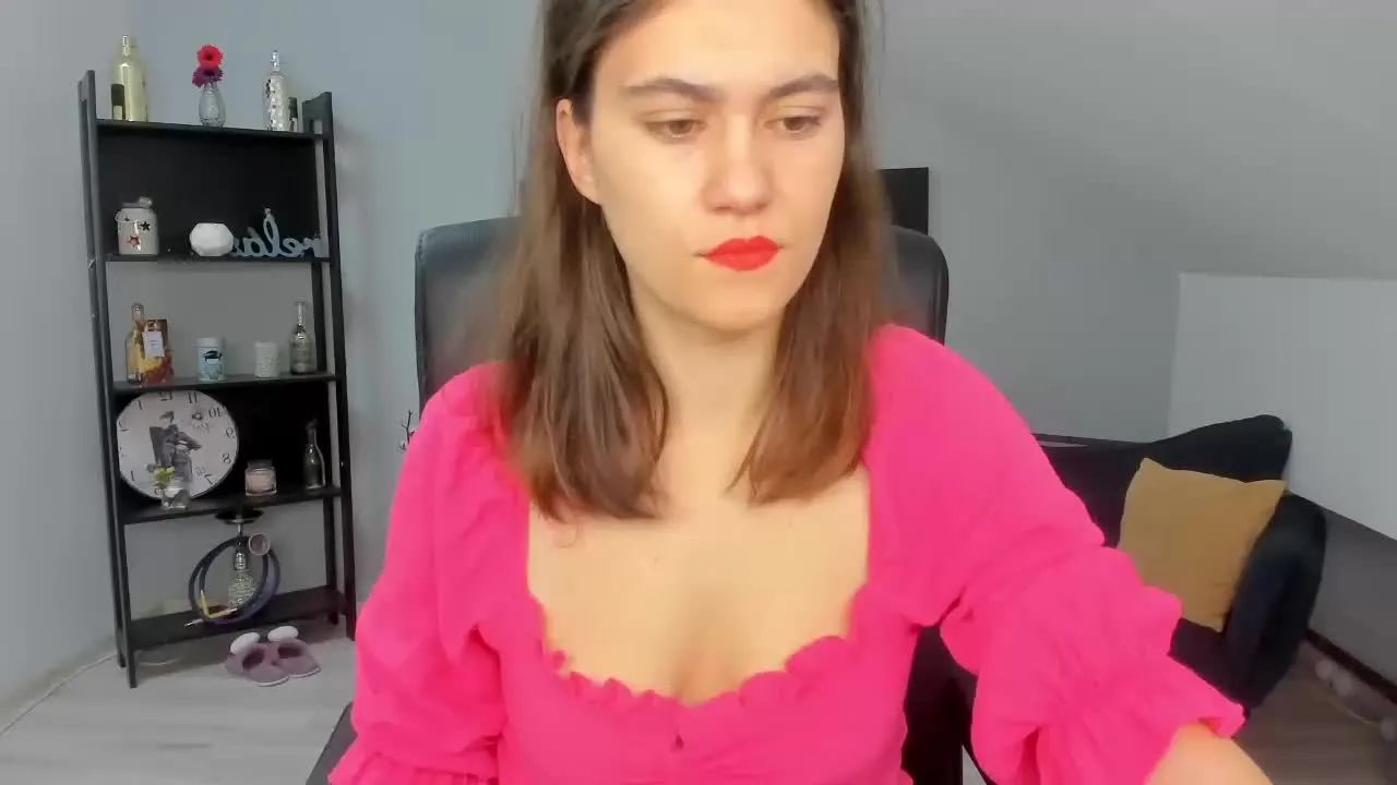 Offline IzzyMonroe on Streamray