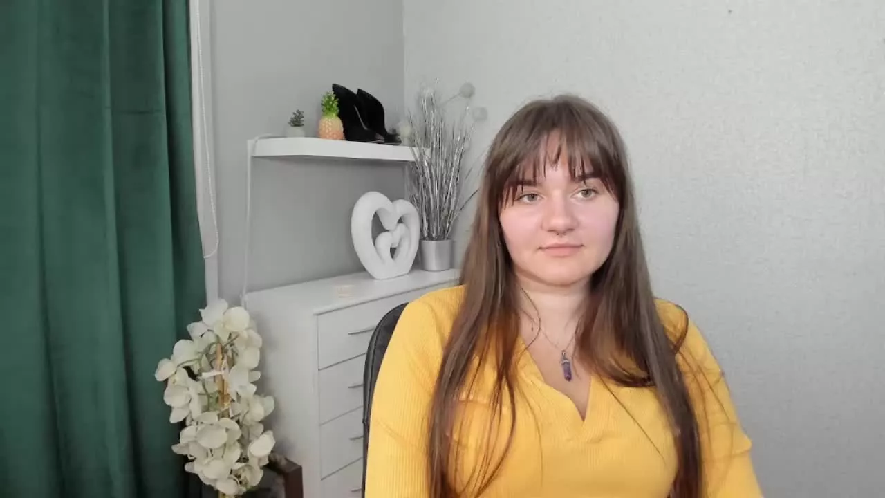 Offline JulieDream on Streamray