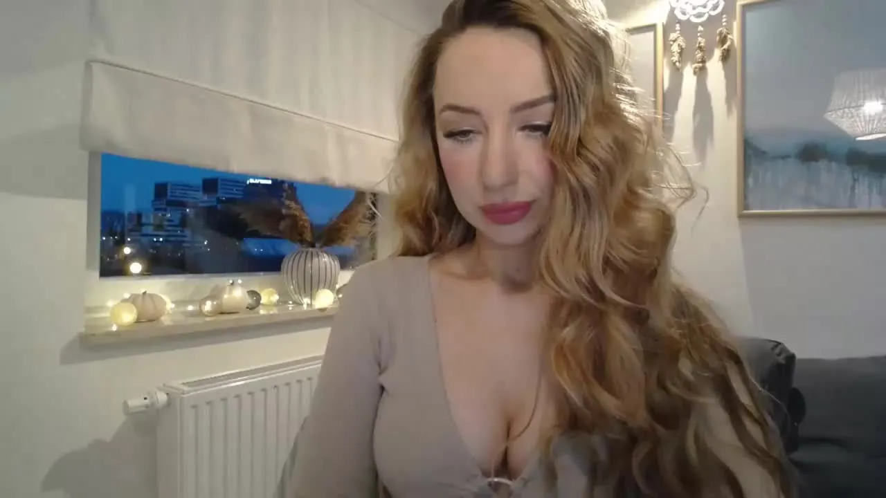 Offline JulietteDiamond on Streamray
