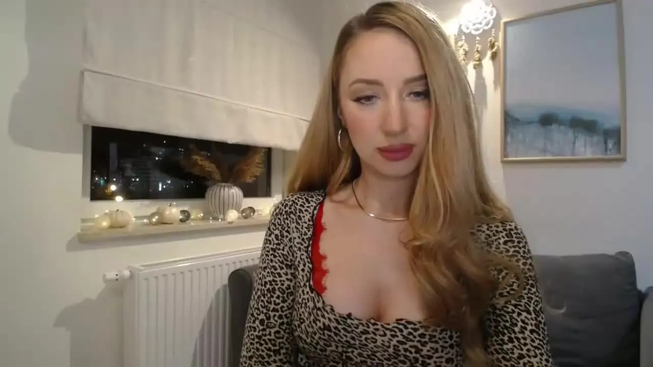 Offline JulietteDiamond on Streamray
