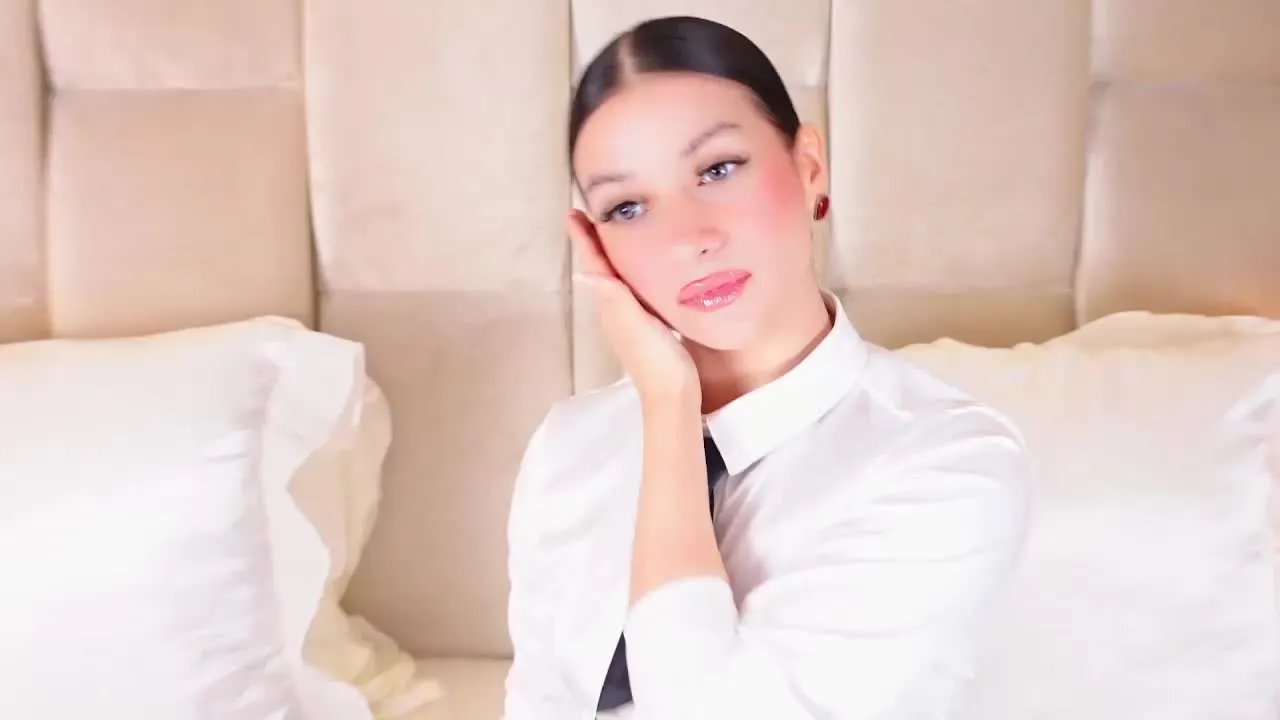 Offline KiraKayleigh on Streamray