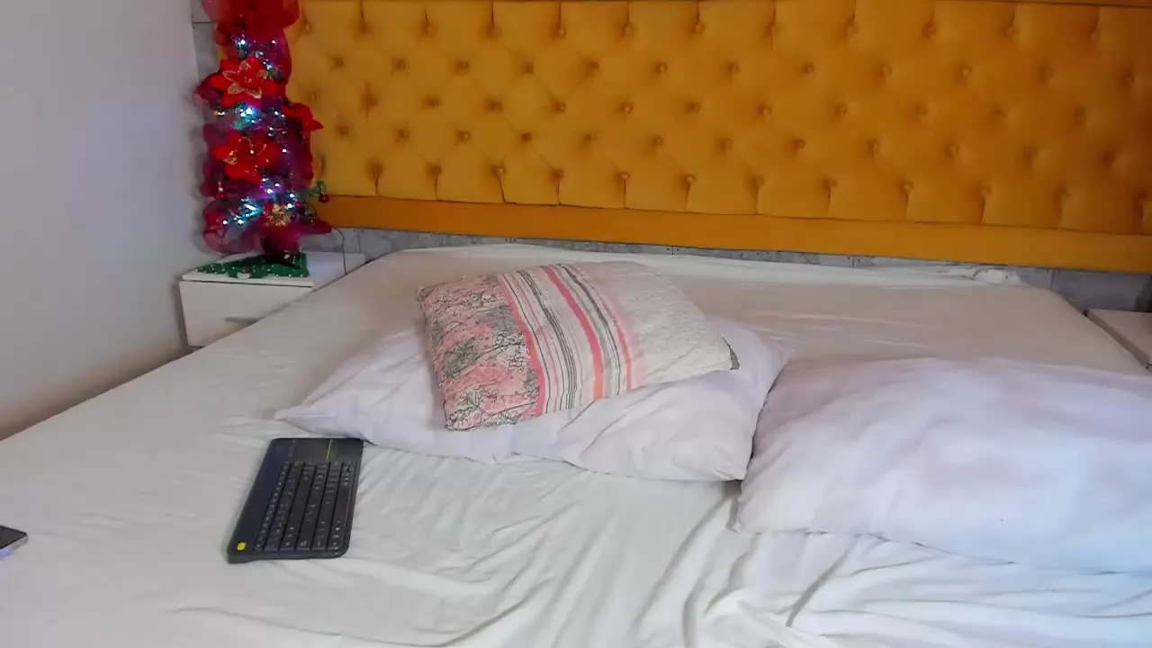 Offline KittyBlosson on Streamray