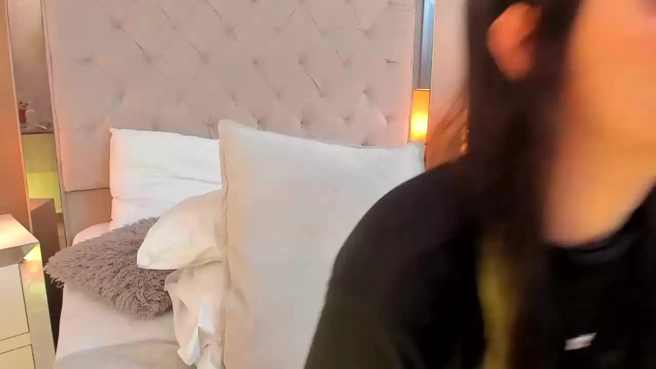 Offline LexyBenett on Streamray