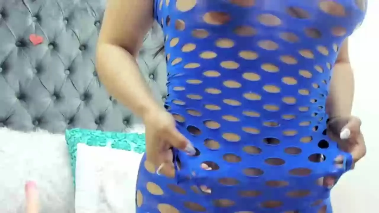 Offline LhindaCarter on Streamray