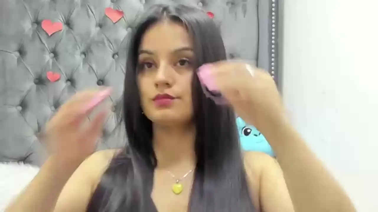 Offline LhindaCarter on Streamray