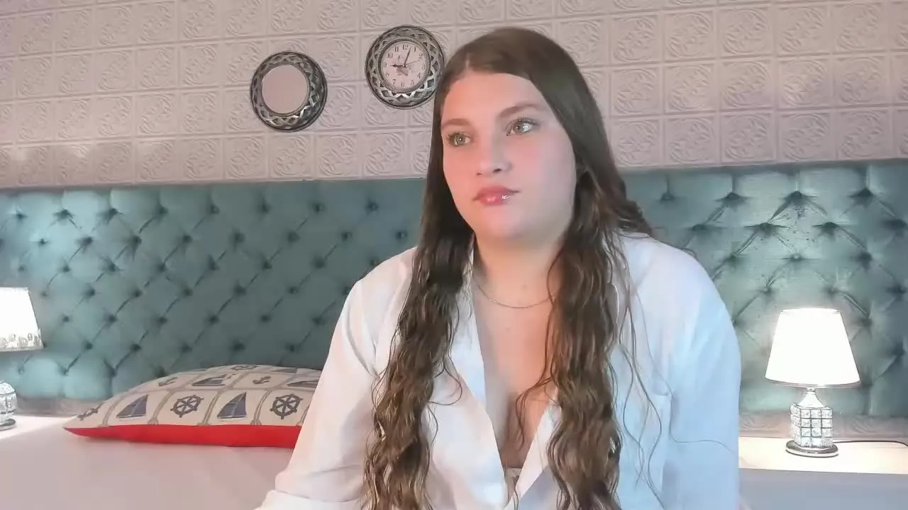 LiaVelvet on Streamray