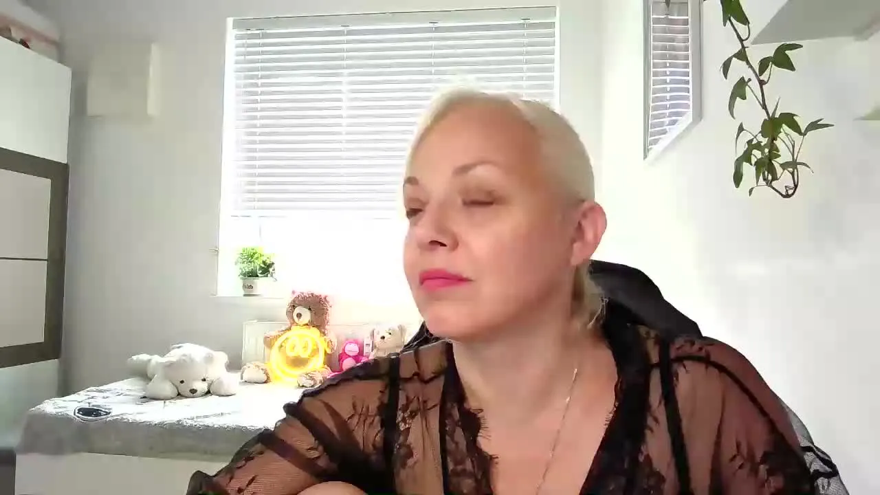 Offline LINSY_KIM on Streamray