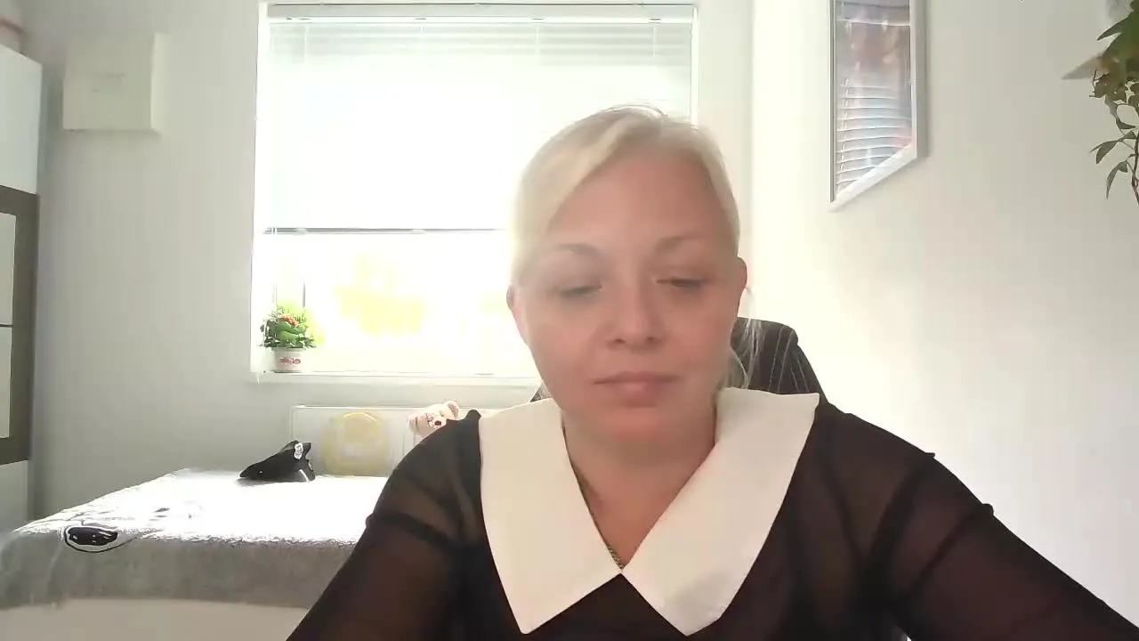 Offline LINSY_KIM on Streamray