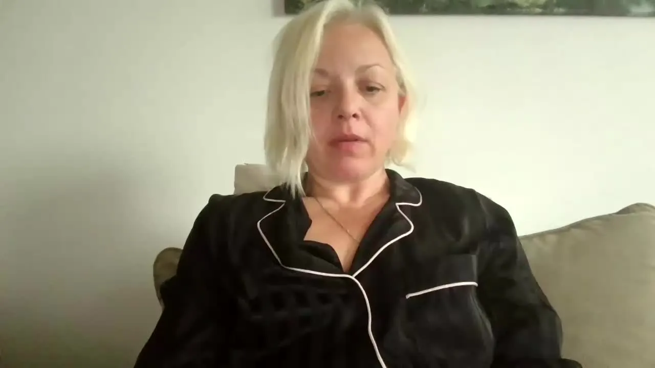 Offline LINSY_KIM on Streamray