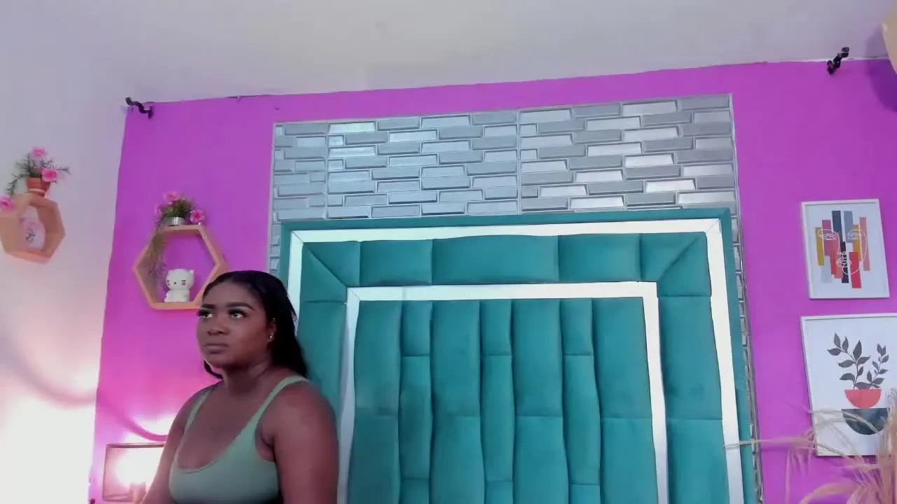 Offline LorensCollins on Streamray