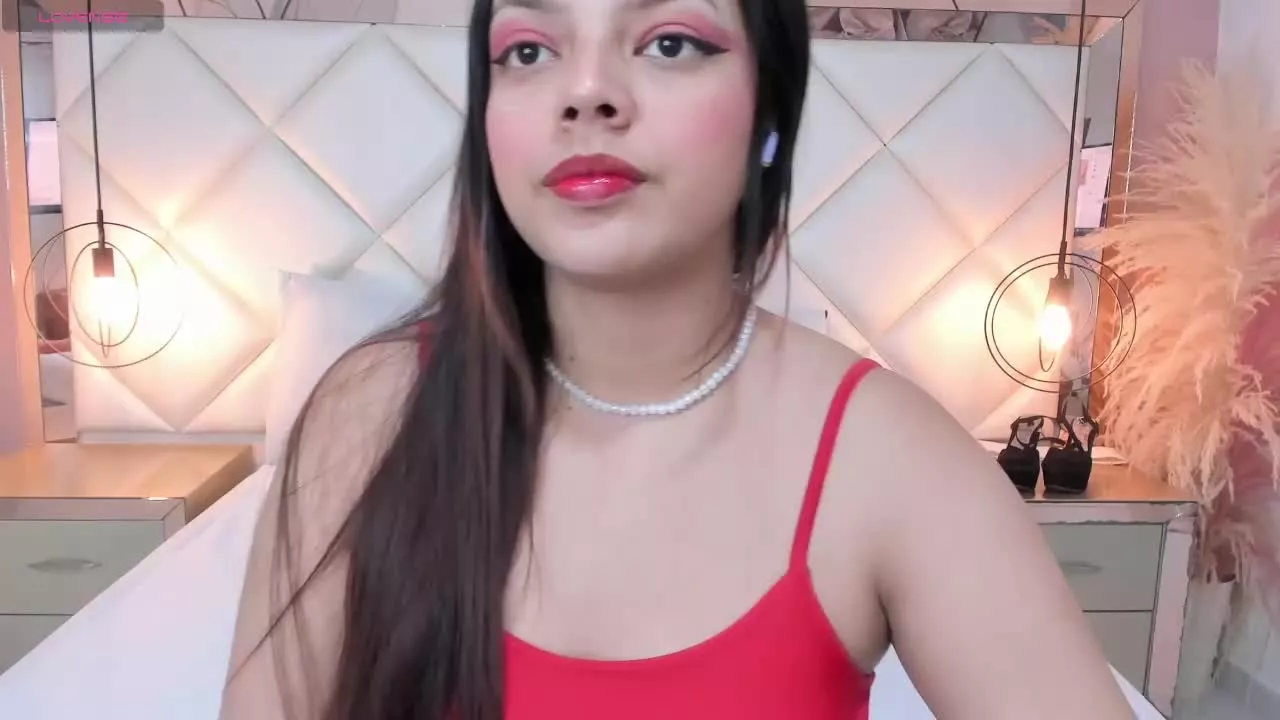 Offline LucianaCollins on Streamray