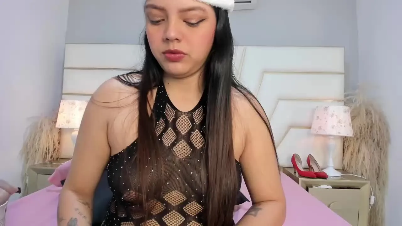 Offline LucianaCollins on Streamray