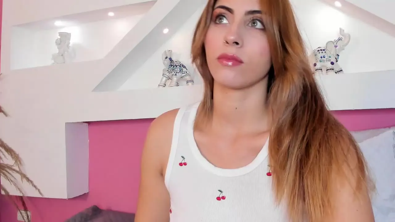 Offline LucieBrown on Streamray