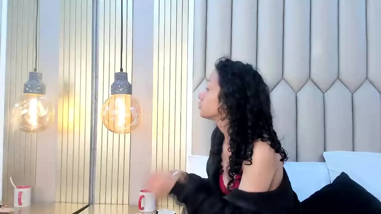 Offline LuisaMarquez on Streamray