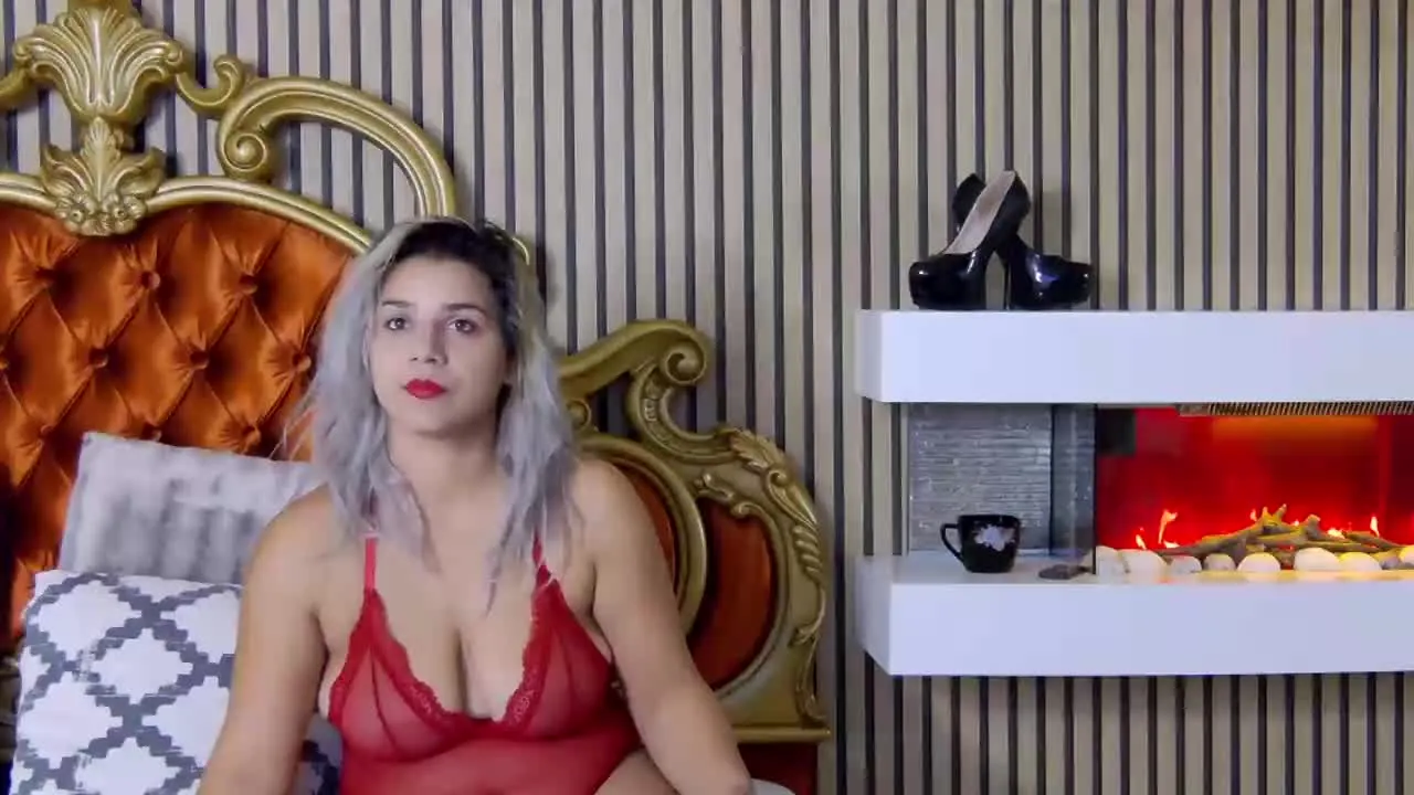 Offline MadisonCharm on Streamray