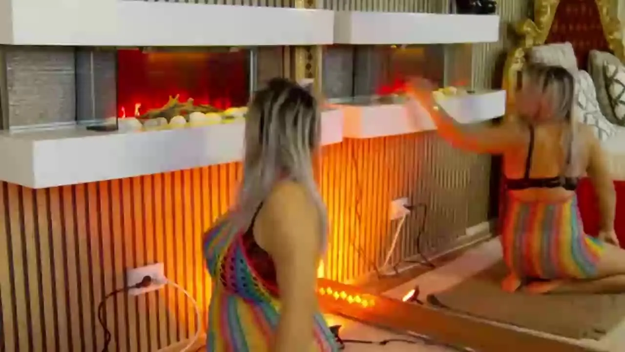 Offline MadisonCharm on Streamray