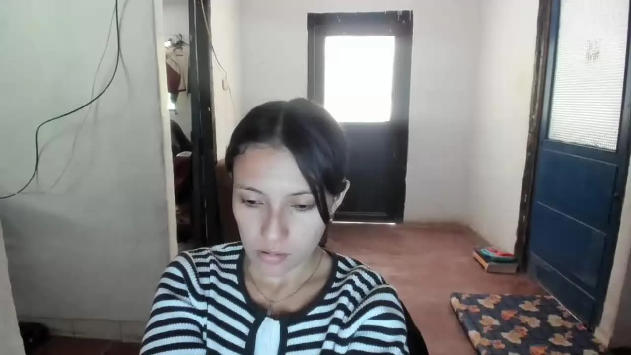 Offline MarianaRabit on Streamray