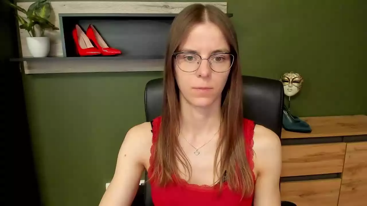 Offline MegiLove on Streamray