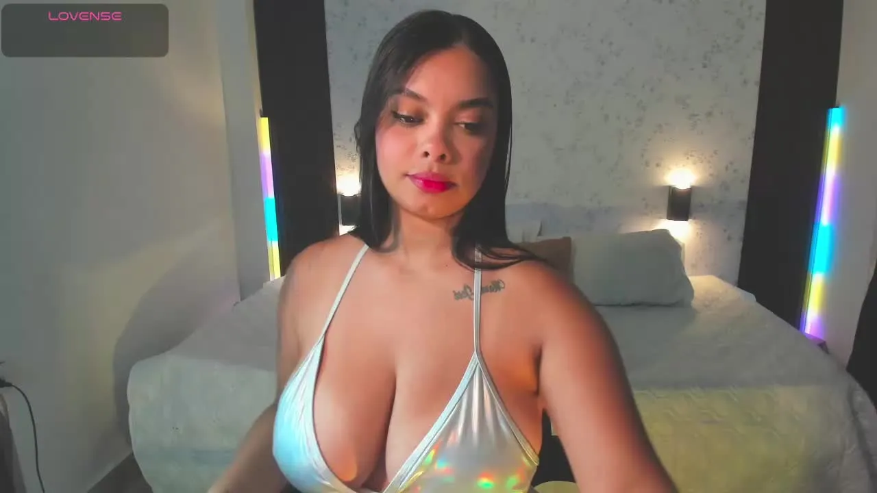 Offline MelizaHott on Streamray